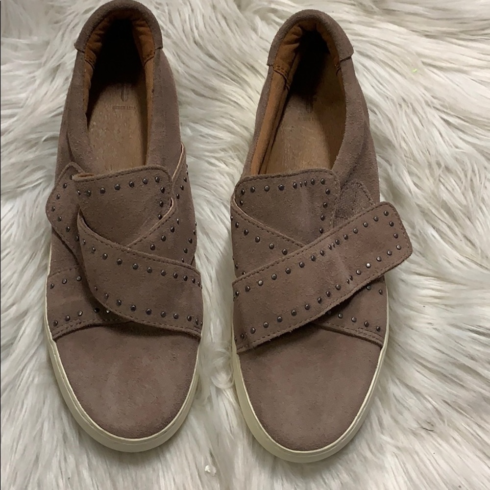 Frye - Picture 2 of 5